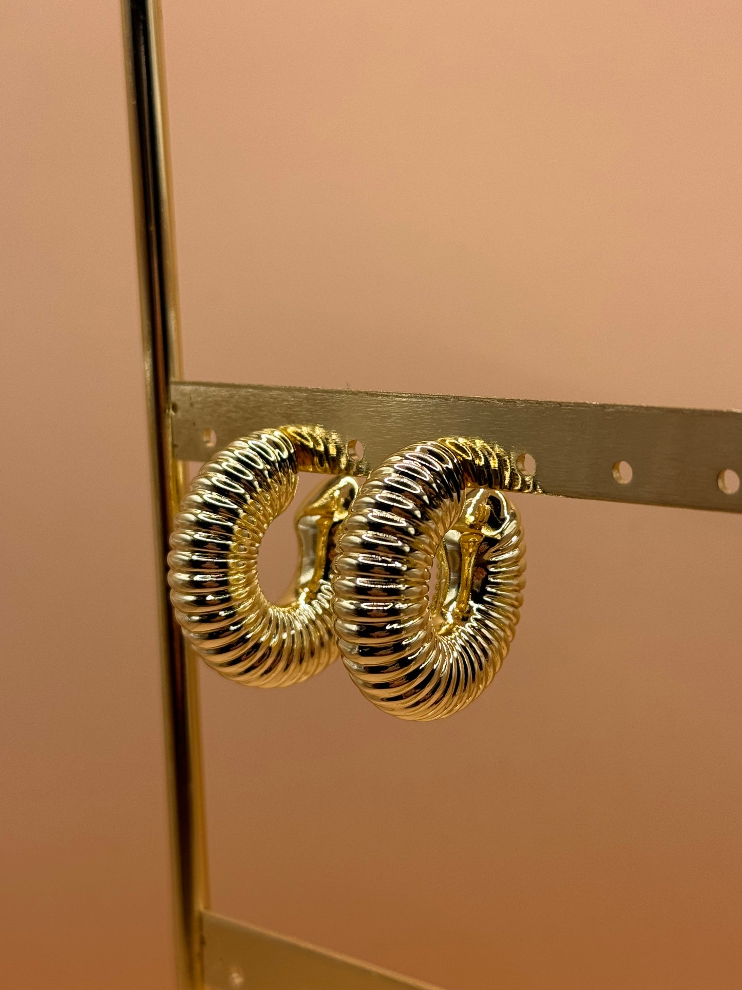 Ribbed Hoops Earrings