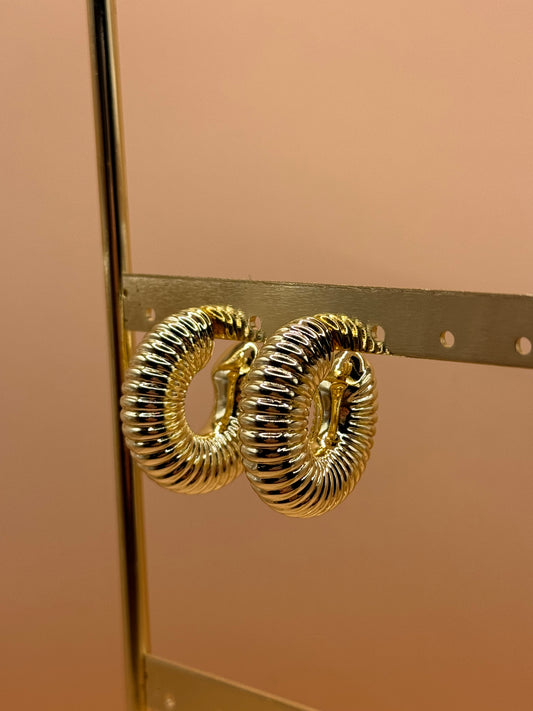 Ribbed Hoops Earrings